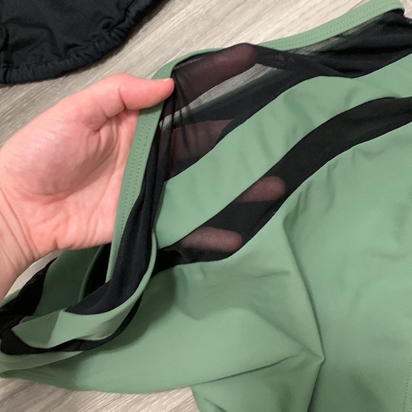 Bikini 2 different bottoms size large and top small - Picture 6 of 8